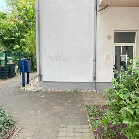 Studio Apartment In Stoetteritz With Balcony - Great Public Transport Links To The City Leipzig Exterior foto