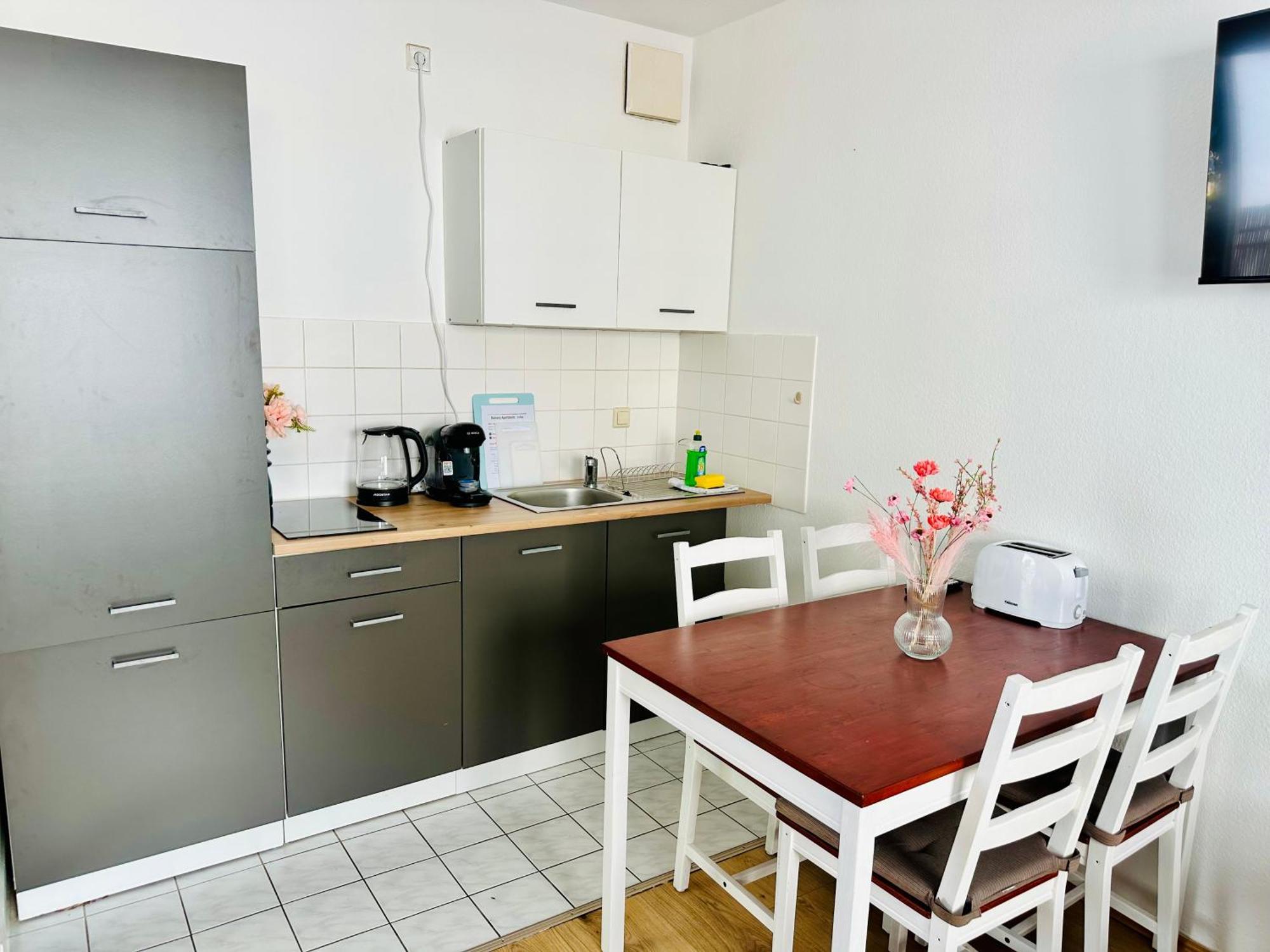 Studio Apartment In Stoetteritz With Balcony - Great Public Transport Links To The City Leipzig Exterior foto