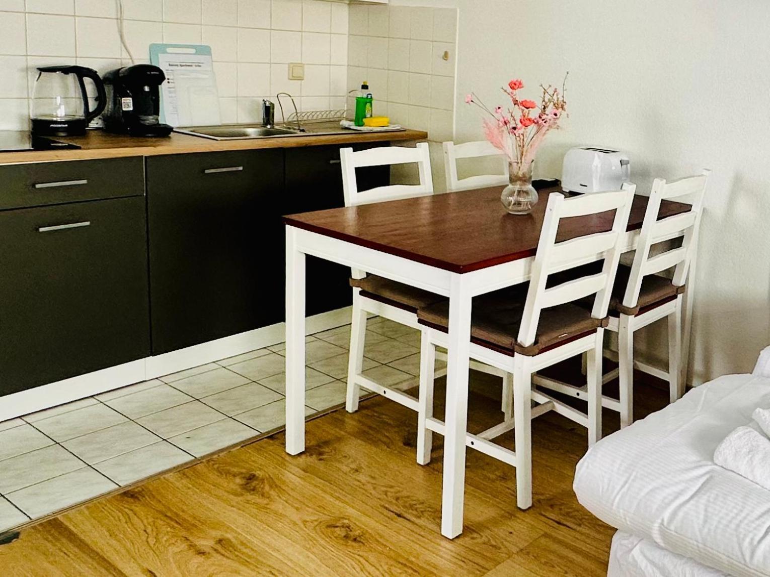 Studio Apartment In Stoetteritz With Balcony - Great Public Transport Links To The City Leipzig Exterior foto