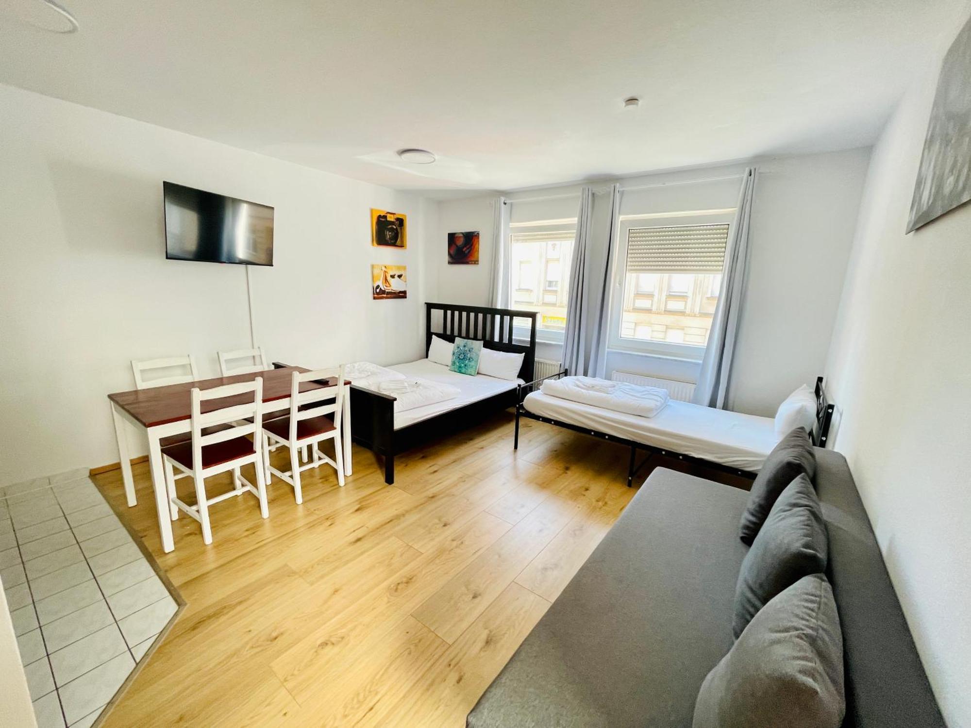 Studio Apartment In Stoetteritz With Balcony - Great Public Transport Links To The City Leipzig Exterior foto